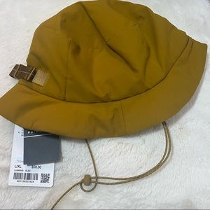 Lululemon lab bucket hat